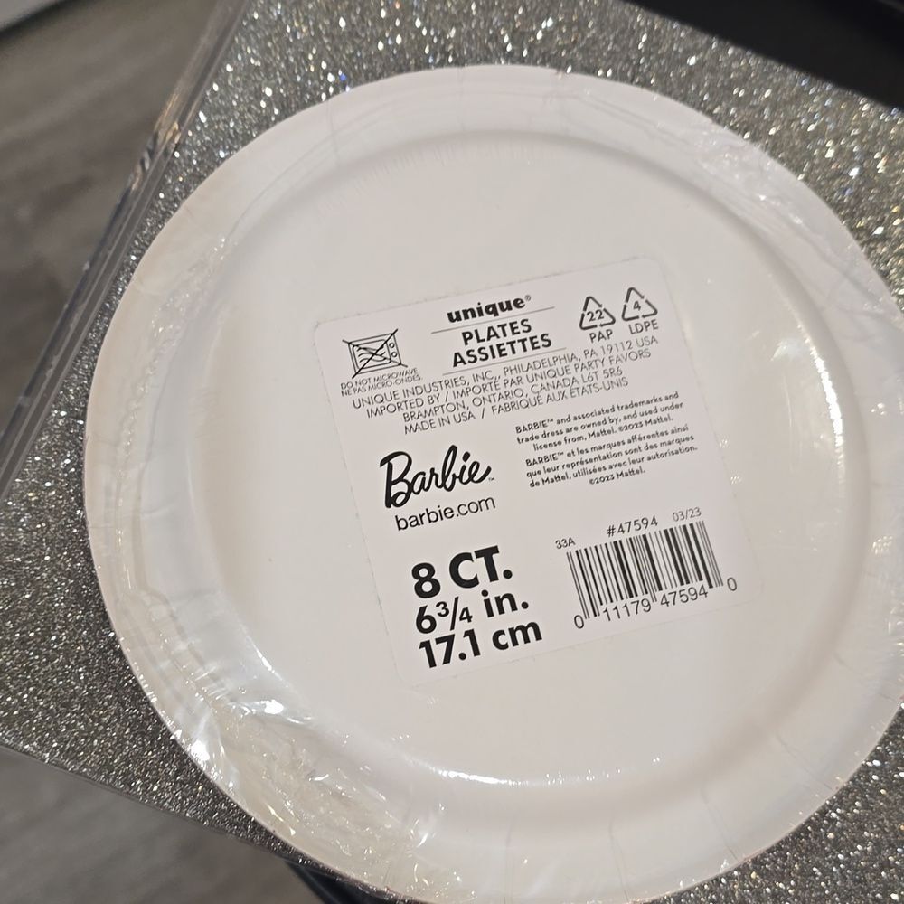 Barbie Disposable Tableware Party Set - Picture 7 of 11